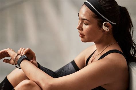 The Best Nike Headbands for Running. Nike.com.